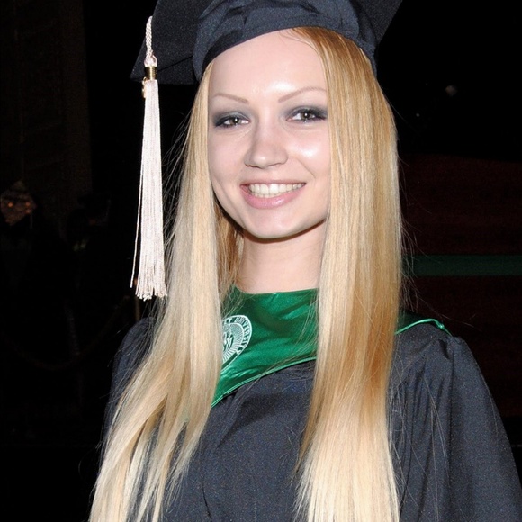 Meet your Posher, Ana - Picture 3 of 4